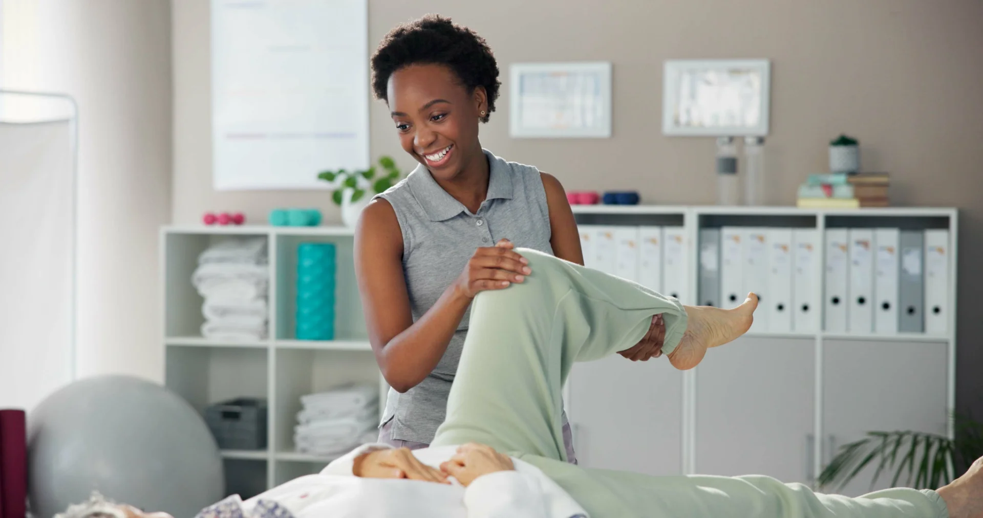 physiotherapy knee pain and chiropractor with per 2026 03 25 06 09 39 utc